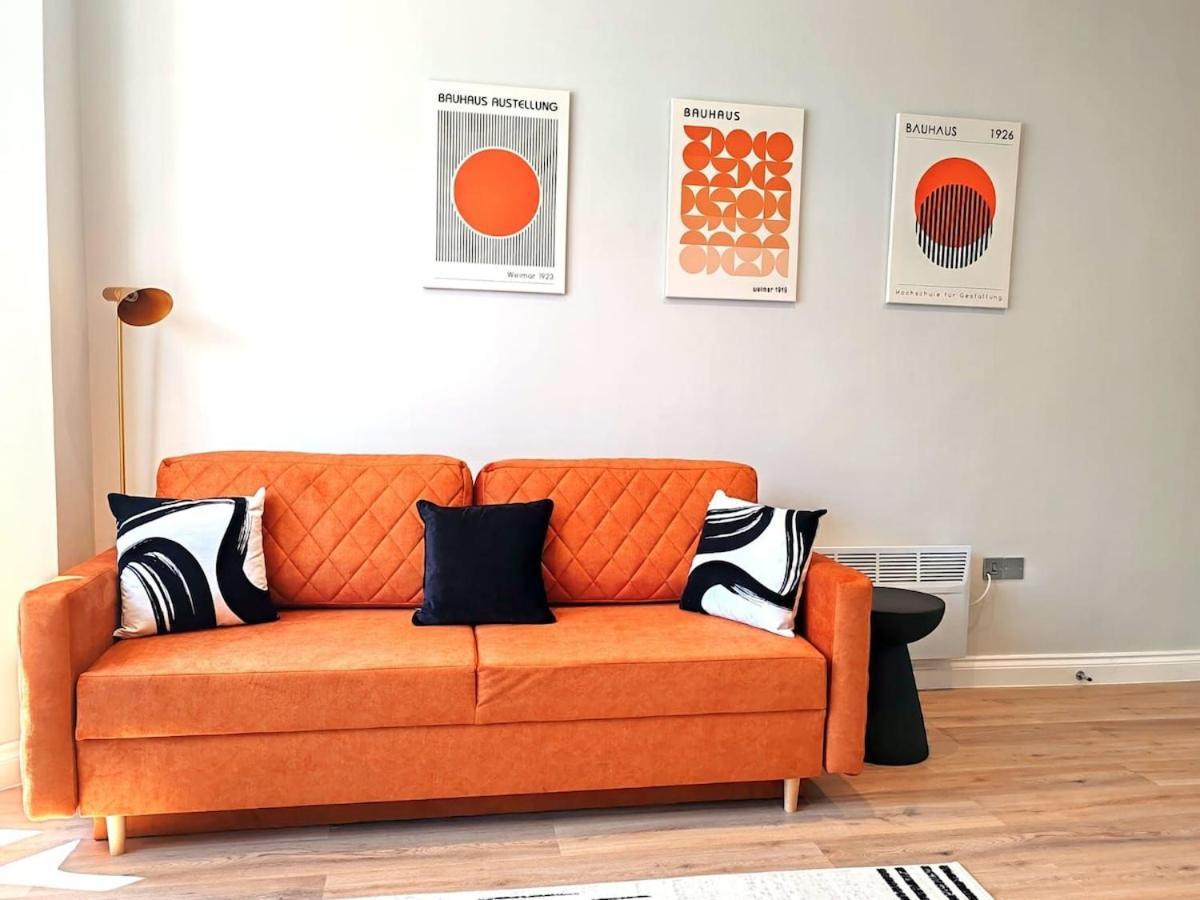 Stunning Modern Apartment Sleeps 4 - 6 Min Walk From Golden Beaches-Free Parking Борнмут Экстерьер фото